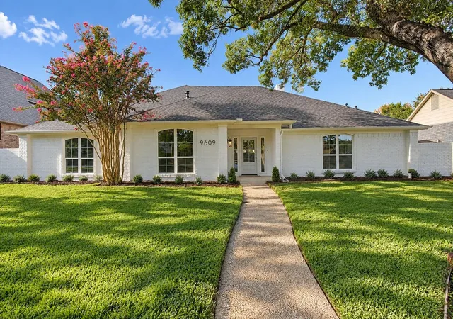 Photo 1 of Single family home for sale at 9609 Viewside Dr, Dallas, TX 75231 | MLS# 21362313 | Listing updated on 2026-09-13