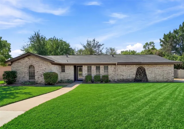 Photo 1 of Single family home for sale at 509 Hillside Rd, Colleyville, TX 76034 | MLS# 21383280 | Listing updated on 2026-10-05