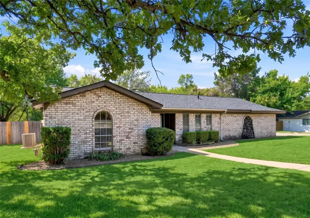 Photo 2 of Single family home for sale at 509 Hillside Rd, Colleyville, TX 76034 | MLS# 21383280 | Listing updated on 2026-10-05