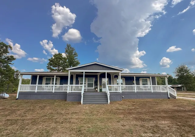 Photo 3 of Manufactured home for sale at 2924 Us 59, Jefferson, TX 75657 | MLS# 21383356 | Listing updated on 2026-09-11