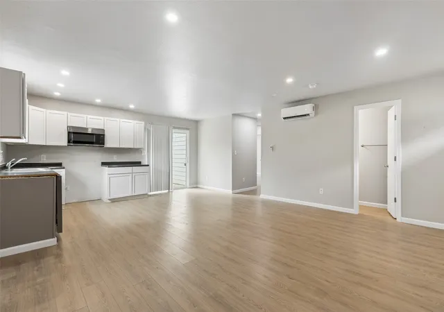 Photo 3 of Single family home for sale at 7570 Double Brg Rd, Mabank, TX 75156 | MLS# 21378912 | Listing updated on 2026-09-11