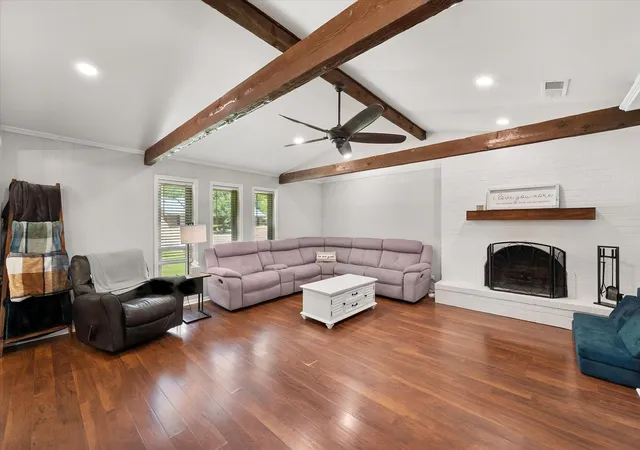 Photo 3 of Single family home for sale at 805 Laura Ave, Corsicana, TX 75110 | MLS# 21383179 | Listing updated on 2026-09-11