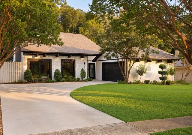 Photo 1 of Sale Pending at 310 Cyn Ridge Dr, Richardson, TX 75080 | MLS# 21382960 | Listing updated on 2026-09-26
