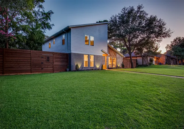 Single family home for sale at 2010 Heatherbrook Dr, Grapevine, TX 76051 | MLS# 21383079 | Listing updated on 2026-10-05