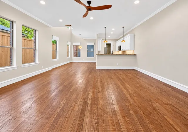Photo 3 of Single family home for sale at 5418 Martel Ave, Dallas, TX 75206 | MLS# 21383131 | Listing updated on 2026-09-10