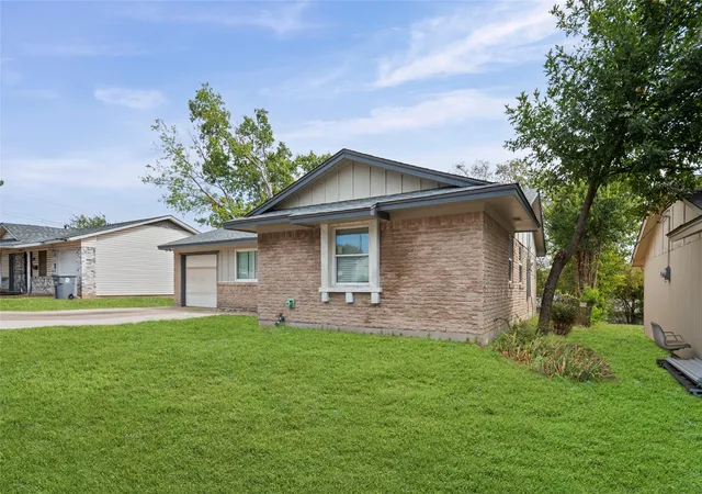 Photo 2 of Single family home for sale at 6511 Baraboo Dr, Dallas, TX 75241 | MLS# 21383219 | Listing updated on 2026-10-20
