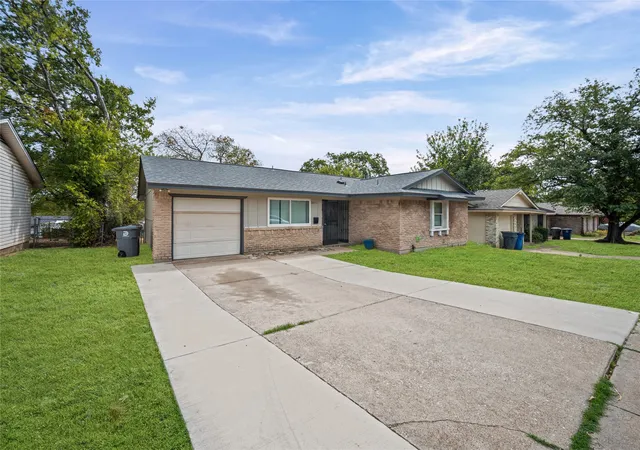 Photo 3 of Single family home for sale at 6511 Baraboo Dr, Dallas, TX 75241 | MLS# 21383219 | Listing updated on 2026-10-20
