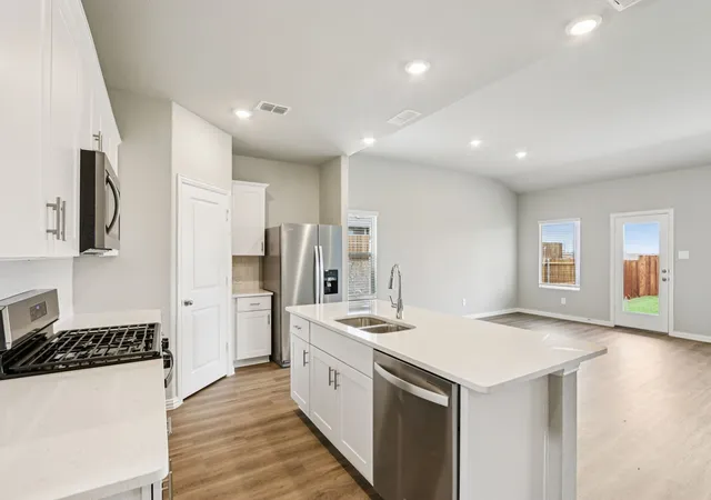 Photo 3 of Single family home for sale at 1582 Coldwater Way, Crandall, TX 75114 | MLS# 21381518 | Listing updated on 2026-09-14