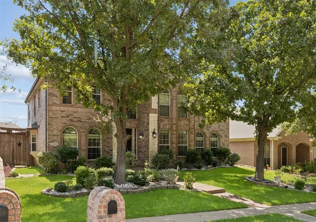 Photo 2 of Single family home for sale at 10009 Bradford Grv Dr, Frisco, TX 75035 | MLS# 21382490 | Listing updated on 2026-09-19