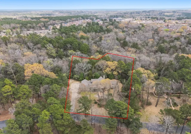 Photo 3 of Single family home for sale at 3814 Brighton Crk Cir, Tyler, TX 75707 | MLS# 21383432 | Listing updated on 2026-09-25
