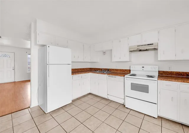 Listing Photo 4 - Condo for sale in building located at 1112 Eastside Dr, Killeen, TX 76543