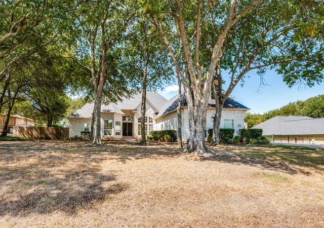 Photo 1 of Sale Pending at 405 Rolling Oaks Ridge, Cedar Hill, TX 75104 | MLS# 21372984 | Listing updated on 2026-09-13