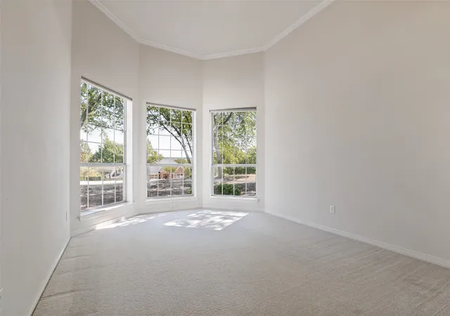 Photo 3 of Sale Pending at 405 Rolling Oaks Ridge, Cedar Hill, TX 75104 | MLS# 21372984 | Listing updated on 2026-09-13