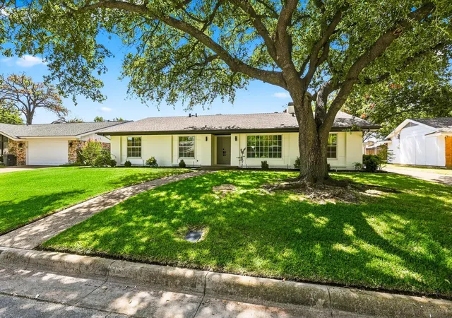 Photo 1 of Single family home for sale at 305 Brookview Dr, Hurst, TX 76054 | MLS# 21382020 | Listing updated on 2026-09-12