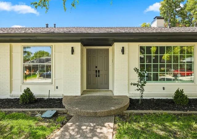Photo 2 of Single family home for sale at 305 Brookview Dr, Hurst, TX 76054 | MLS# 21382020 | Listing updated on 2026-09-12