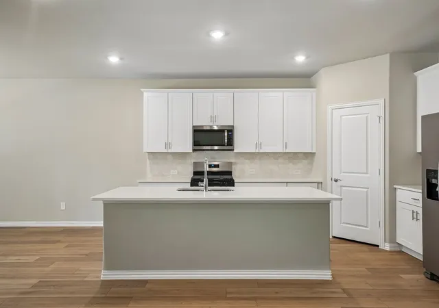Photo 4 of Sale Pending at 2401 Grand Teton Dr, Anna, TX 75409 | MLS# 21381521 | Listing updated on 2026-10-02