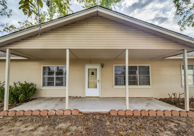 Photo 3 of Single family home for sale at 7253 Fm 2164, Sanger, TX 76266 | MLS# 21327378 | Listing updated on 2026-09-14