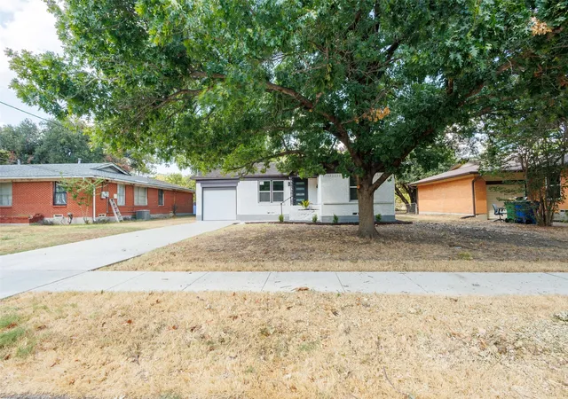 Photo 2 of Single family home for sale at 1011 E Alan Ave, Carrollton, TX 75006 | MLS# 21378408 | Listing updated on 2026-09-14