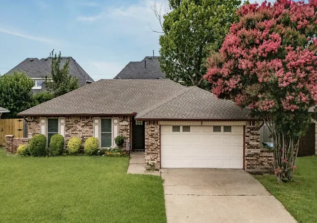 Photo 1 of Single family home for sale at 2713 Yale Dr, Rowlett, TX 75088 | MLS# 21381166 | Listing updated on 2026-09-11