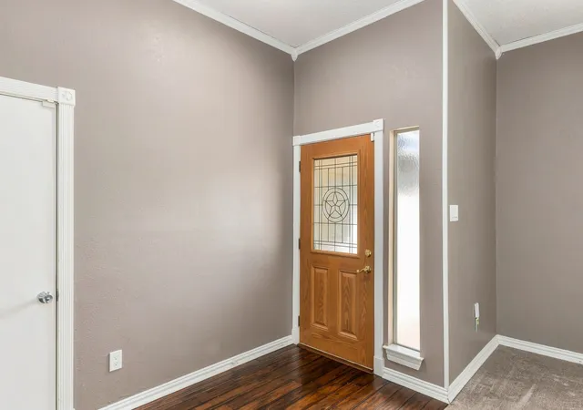 Photo 3 of Single family home for sale at 5906 Polo Clb Dr, Arlington, TX 76017 | MLS# 21378489 | Listing updated on 2026-10-06