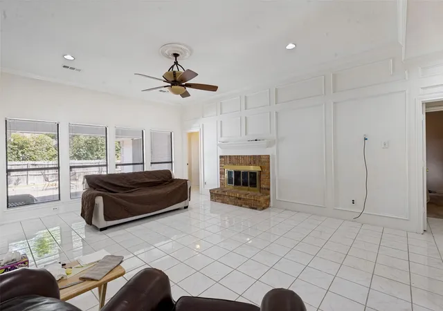 Photo 3 of Single family home for sale at 902 Kings Ct, Duncanville, TX 75137 | MLS# 21382316 | Listing updated on 2026-09-11