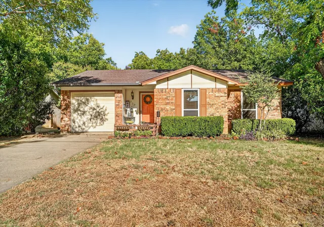 Photo 1 of Sale Pending at 209 S Scott St, Burleson, TX 76028 | MLS# 21381917 | Listing updated on 2026-10-05