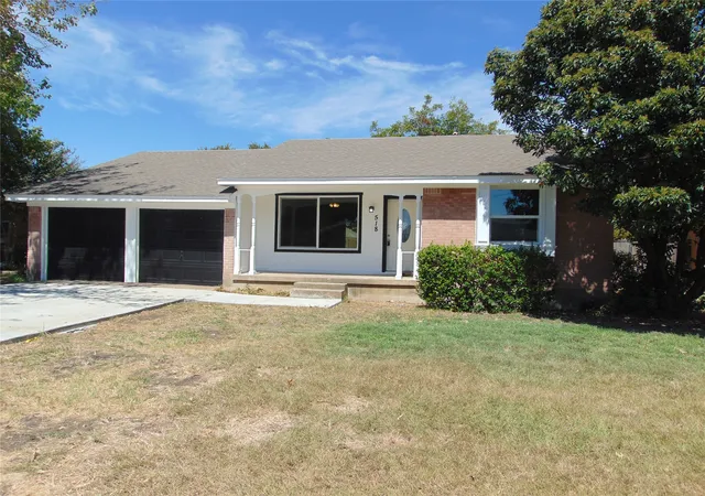 Photo 3 of Single family home for sale at 518 Vernet St, Richardson, TX 75080 | MLS# 21370454 | Listing updated on 2026-09-11