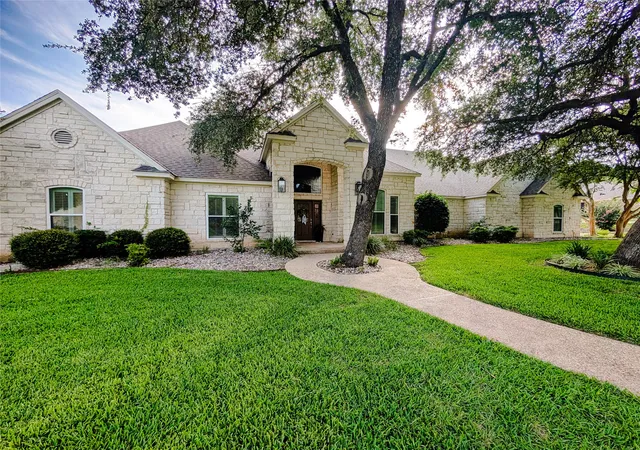 Photo 1 of Single family home for sale at 325 Elm Grv Cir, Mc Gregor, TX 76657 | MLS# 21383419 | Listing updated on 2026-09-12