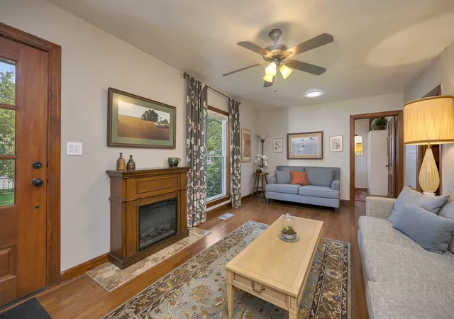 Photo 3 of Single family home for sale at 4000 Medford Rd, Fort Worth, TX 76103 | MLS# 21361528 | Listing updated on 2026-09-14