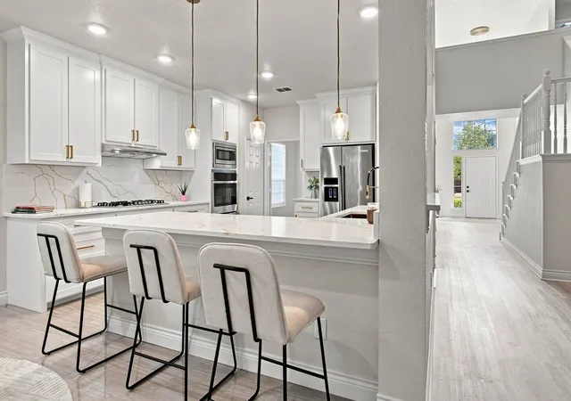 Photo 3 of Single family home for sale at 7113 Top Rail Run, Fort Worth, TX 76179 | MLS# 21383169 | Listing updated on 2026-09-14