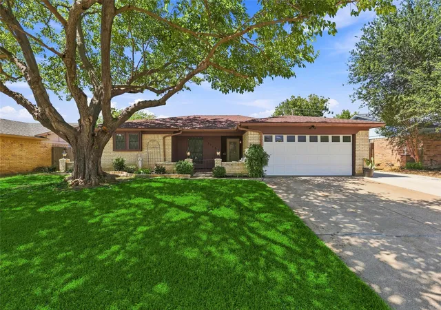 Photo 1 of Sale Pending at 3113 Mossy Oak Ln, Bedford, TX 76021 | MLS# 21361748 | Listing updated on 2026-09-23