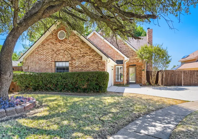 Photo 1 of Single family home for sale at 100 Coventry Ct, Irving, TX 75061 | MLS# 21261756 | Listing updated on 2026-09-11