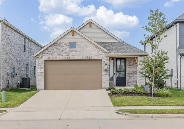 Photo 1 of Single family home for sale at 807 Sunflower Trl, Sherman, TX 75092 | MLS# 21381070 | Listing updated on 2026-10-04
