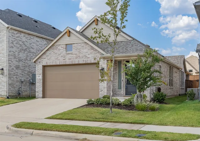 Photo 3 of Single family home for sale at 807 Sunflower Trl, Sherman, TX 75092 | MLS# 21381070 | Listing updated on 2026-10-04