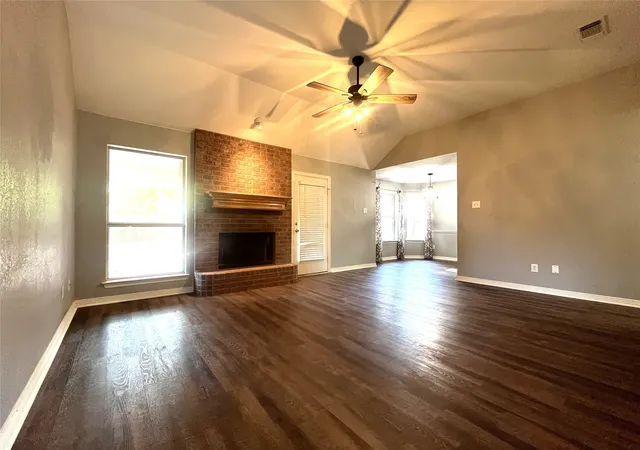 Photo 3 of Single family home for sale at 518 Wild Springs Dr, Midlothian, TX 76065 | MLS# 21383317 | Listing updated on 2026-09-11