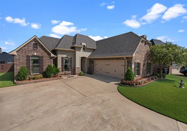 Photo 2 of Single family home for sale at 5319 Barberry Ln, Bossier City, LA 71112 | MLS# 21382329 | Listing updated on 2026-09-12