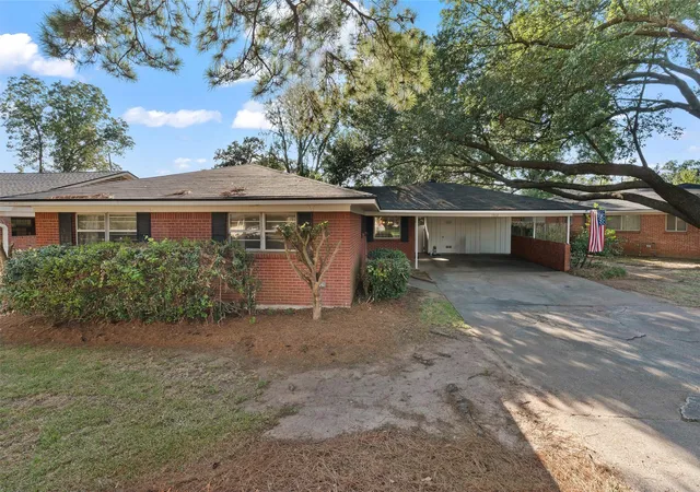 Photo 1 of Sale Pending at 1912 Horton Ave, Shreveport, LA 71105 | MLS# 21383614 | Listing updated on 2026-09-29
