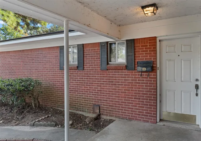 Photo 3 of Sale Pending at 1912 Horton Ave, Shreveport, LA 71105 | MLS# 21383614 | Listing updated on 2026-09-29