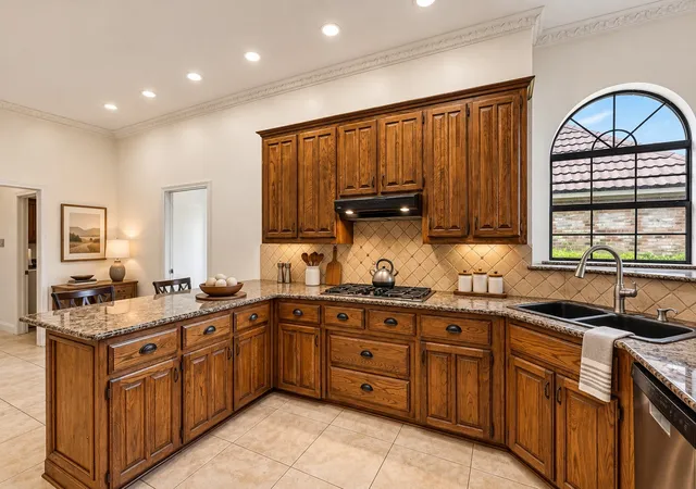 Photo 3 of Single family home for sale at 1909 Pecan Ridge Dr, Rowlett, TX 75088 | MLS# 21382838 | Listing updated on 2026-10-09