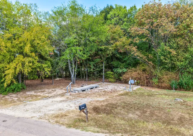 Photo 3 of Manufactured home for sale at 121 Rs County Rd 3317, Emory, TX 75440 | MLS# 21383260 | Listing updated on 2026-09-12