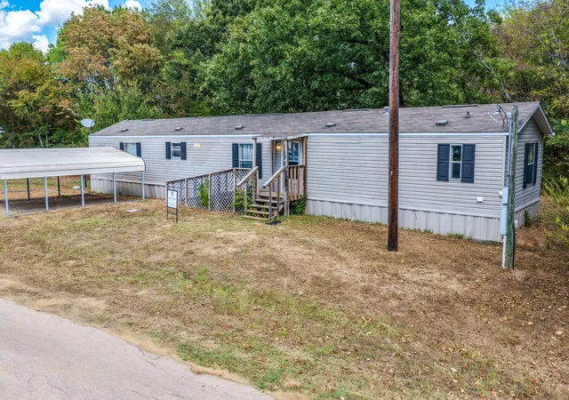 Photo 4 of Manufactured home for sale at 121 Rs County Rd 3317, Emory, TX 75440 | MLS# 21383260 | Listing updated on 2026-09-12