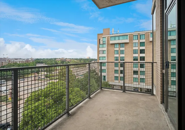 Photo 3 of Condo for sale at 5656 N Central Expy #601, Dallas, TX 75206 | MLS# 21379925 | Listing updated on 2026-09-14