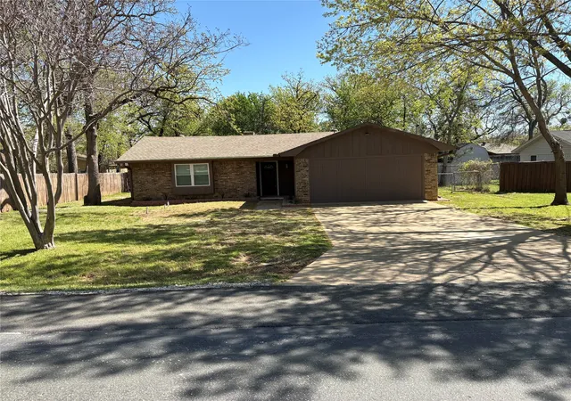 Photo 1 of Single family home for sale at 206 Hickory Ln, Hickory Creek, TX 75065 | MLS# 21383621 | Listing updated on 2026-09-11