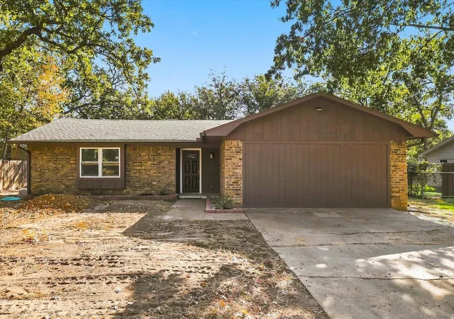 Photo 2 of Single family home for sale at 206 Hickory Ln, Hickory Creek, TX 75065 | MLS# 21383621 | Listing updated on 2026-09-11