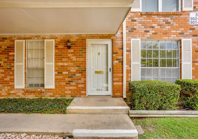 Photo 1 of Condo for sale at 901 Roaring Springs Rd, Fort Worth, TX 76114 | MLS# 21383576 | Listing updated on 2026-09-11
