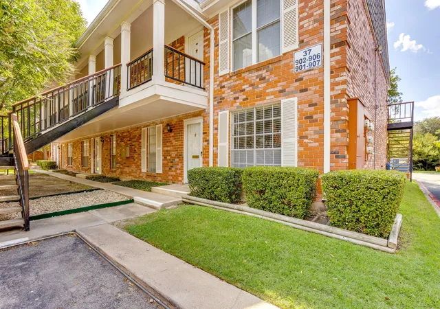 Photo 2 of Condo for sale at 901 Roaring Springs Rd, Fort Worth, TX 76114 | MLS# 21383576 | Listing updated on 2026-09-11