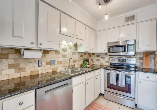 Photo 4 of Condo for sale at 901 Roaring Springs Rd, Fort Worth, TX 76114 | MLS# 21383576 | Listing updated on 2026-09-11