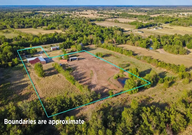 Photo 3 of Single family home for sale at 803 Farm Rd 71 W, Sulphur Springs, TX 75482 | MLS# 21380783 | Listing updated on 2026-09-15