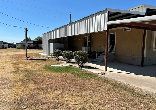 Photo 3 of Single family home for sale at 166 Holiday Rambler Dr, Whitney, TX 76692 | MLS# 21383602 | Listing updated on 2026-09-11