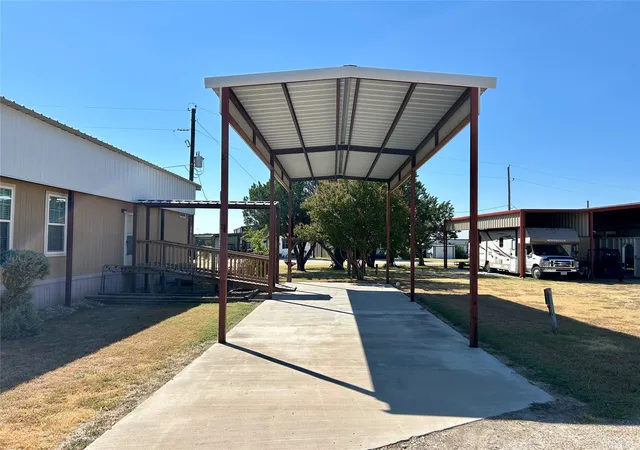 Photo 3 of Single family home for sale at 166 Holiday Rambler Dr, Whitney, TX 76692 | MLS# 21383602 | Listing updated on 2026-09-11